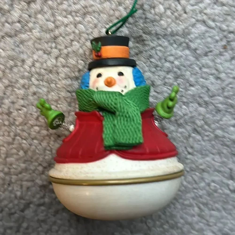 2003 Hallmark Keepsake Ornament “Snowflake Surprise”